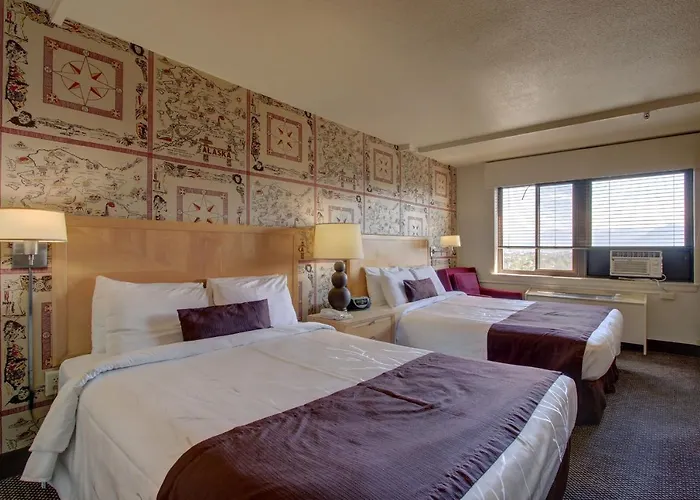 Inlet Tower Hotel & Suites